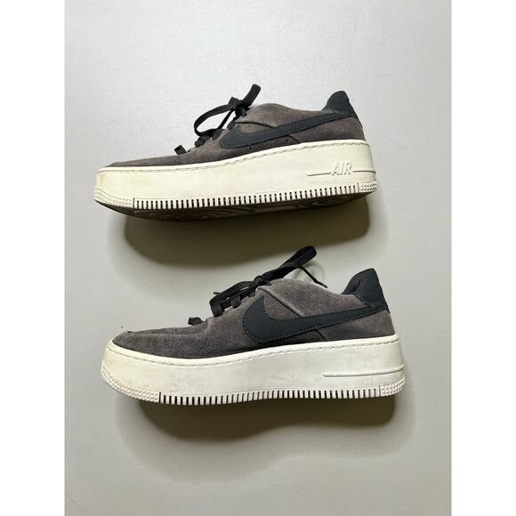 Nike Air Force 1 Sage Low Women’s Sz 6.5 AR5339-001 gray Suede Platform Sneakers - Picture 8 of 11